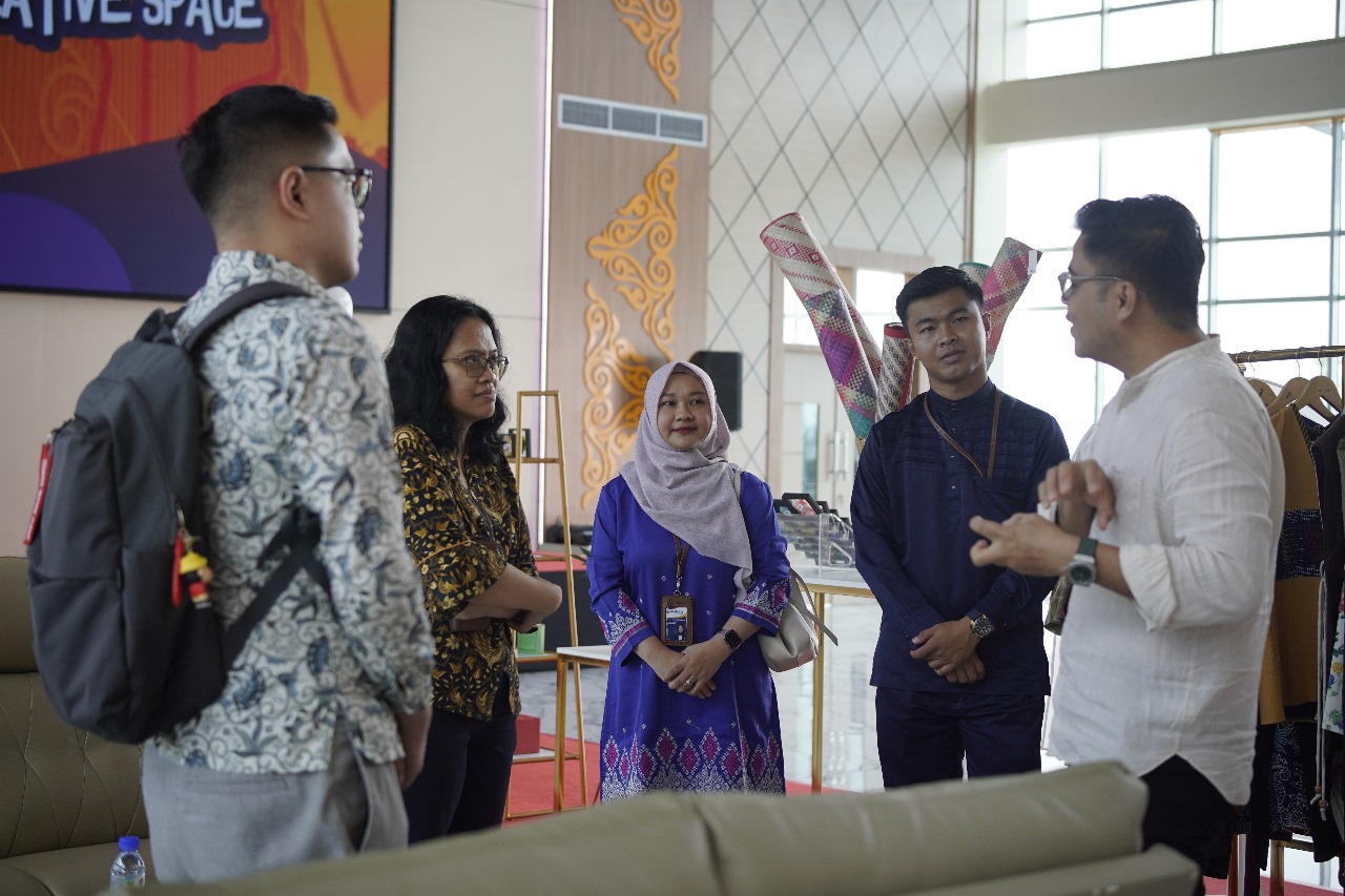 Kunjungan Ibu Evy Heliana Counsellor Politik KBRI Singapura